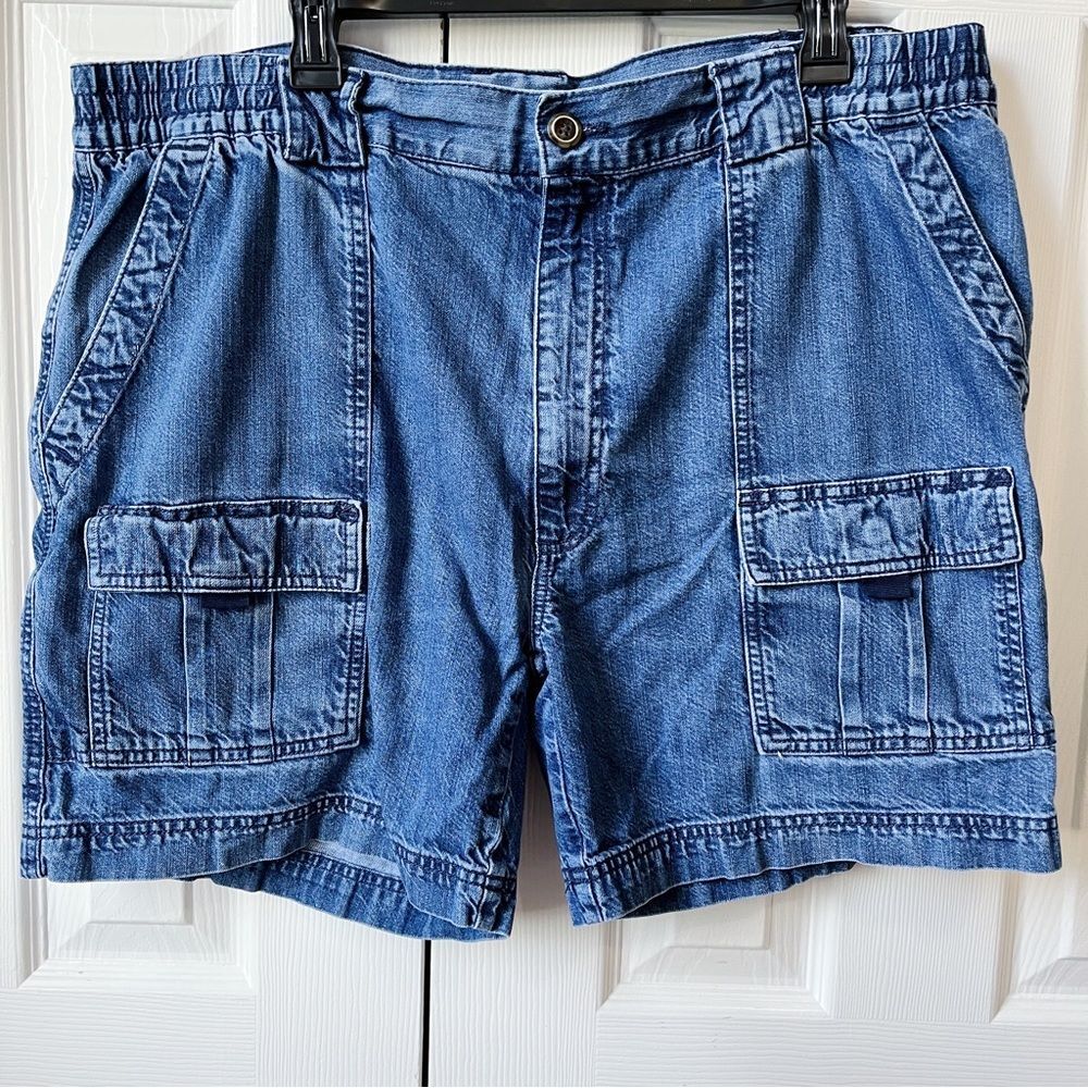 Roundtree & Yorke Cargo Blue Jean Denim Shorts | Men's size 42